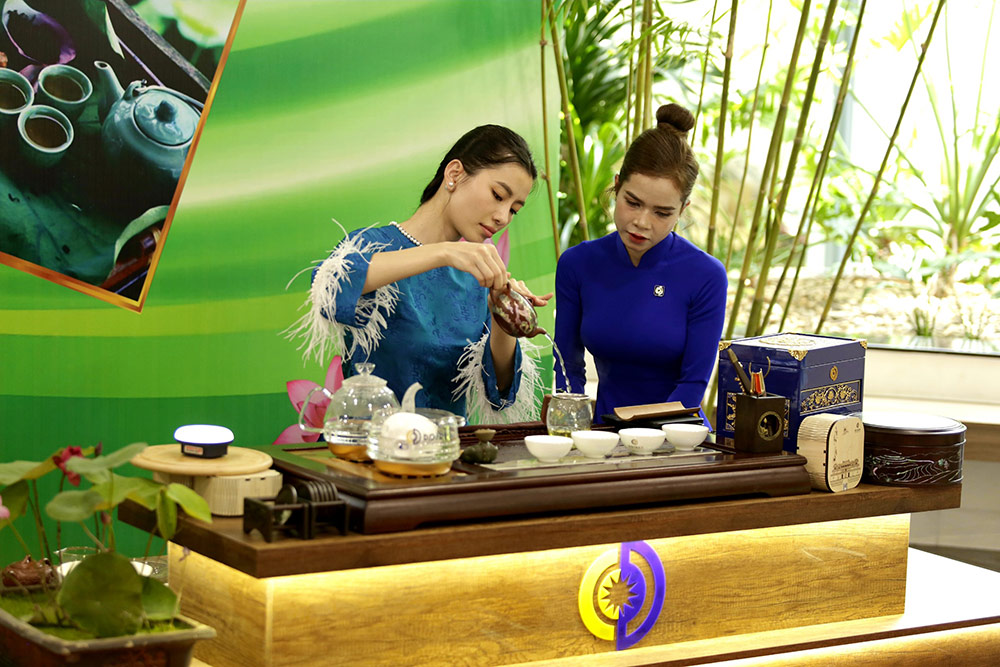 “VIỆT TRÀ THỨC” là sự gói gọn của bản sắc dân tộc về tính đa thức và niệm thức sâu sắc trong đối nhân xử thế của người Việt.