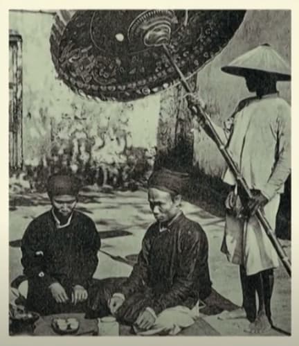 Trà xuất hiện tại nước ta từ 4000 năm trước, vào thời các vua Hùng.