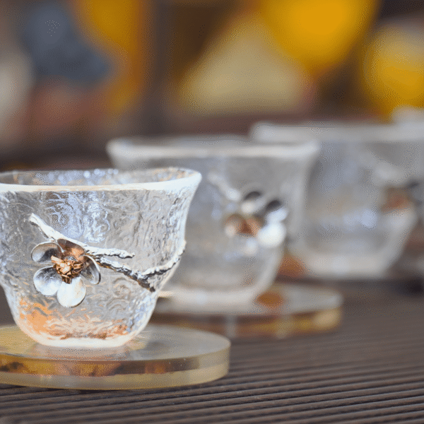 HÉN TRÀ THỦY TINH HOA NỔI